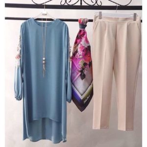 Kolu Çiçek Detaylı Krep Kumaş Tunik